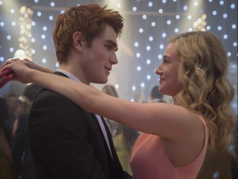 Riverdale Fashion: Season 1 Premiere