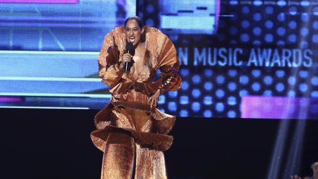 AMAs 2017: Making a Case for Sparkly Things